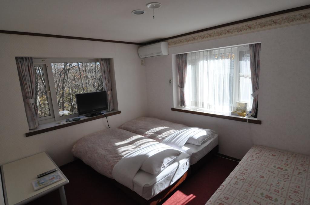 Pension Laurel Насу Экстерьер фото